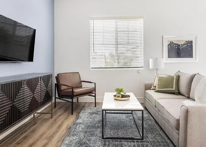 Landing Stylish 2Bd Gym Phoenix